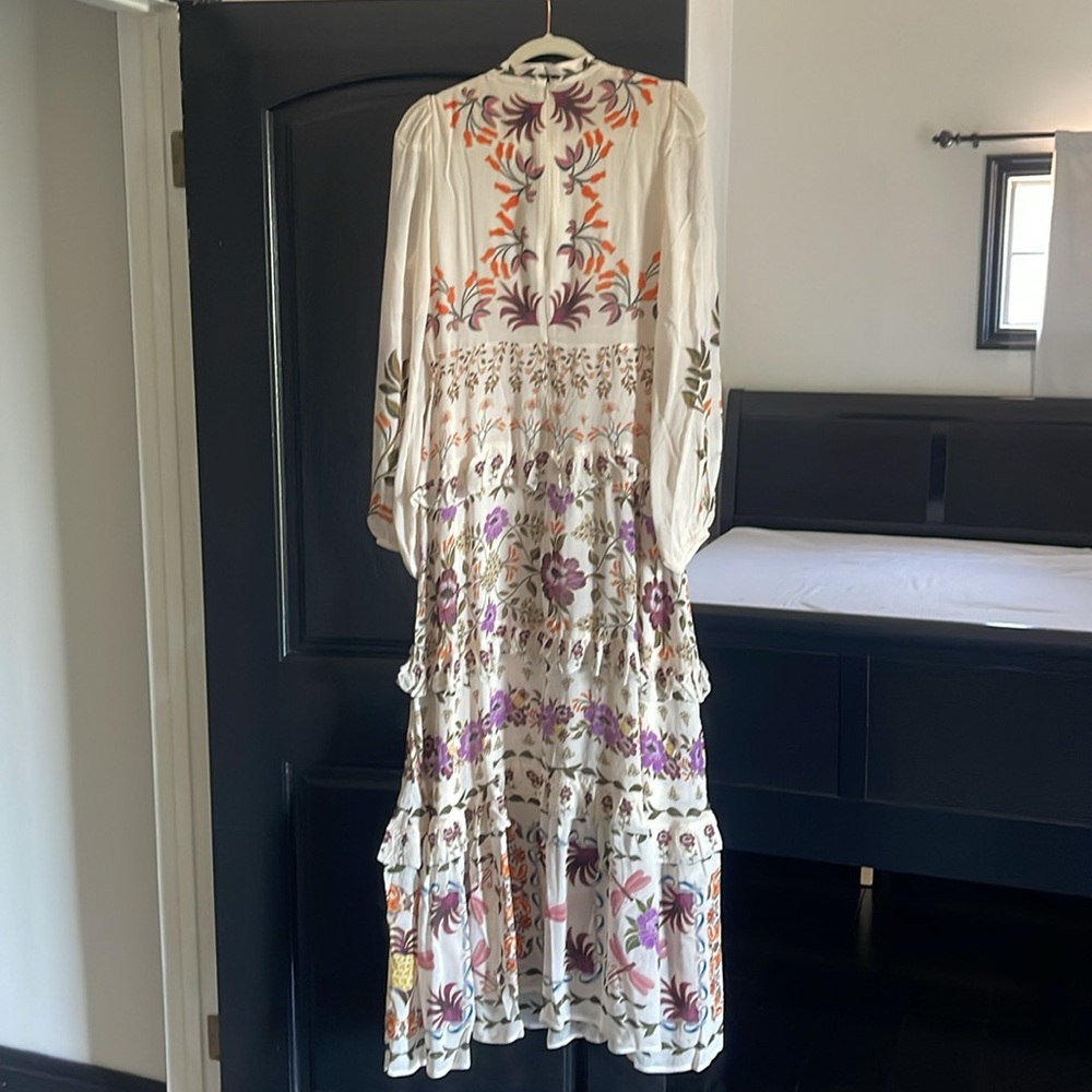 FARM Rio ‼️ Cream Winter Garden Ruffle
Maxi Dress - Picture 12 of 12